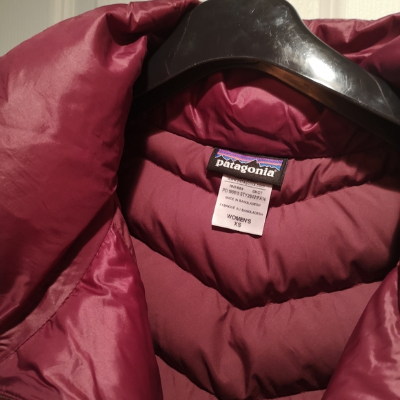 🌟 Host Pick x2!!! 🌟Patagonia Down Puffer jacket. - Picture 3 of 5